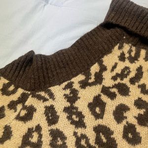Women’s sweater size small